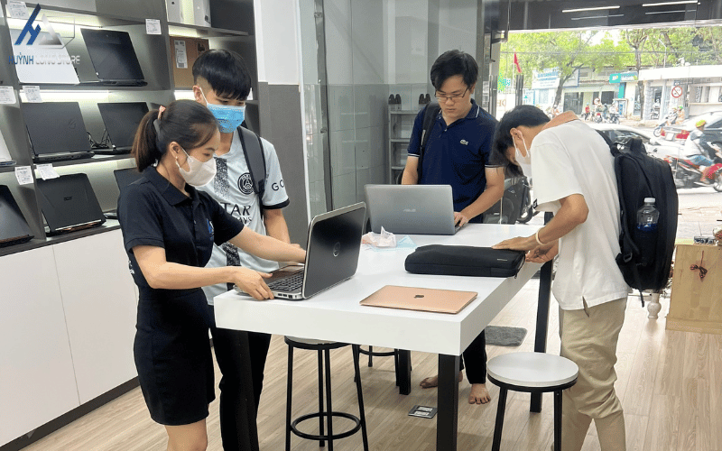 Mua Macbook cũ giá rẻ